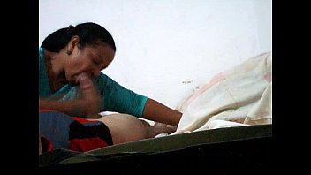 شقراء الملاعين في صالون التدليك المثيرة Xxx جنون مع امرأة سوداء مفلس